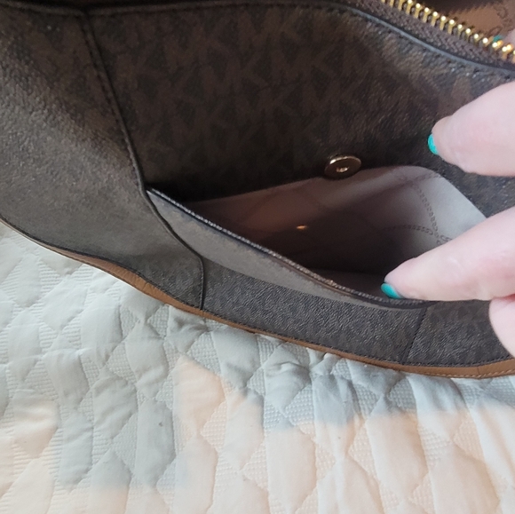 Michael Kors Lydia Large Hobo Women's Bag Brown NWOT - Picture 6 of 10